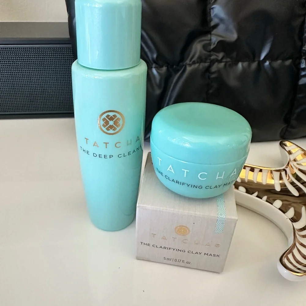 BEAUTY BUNDLE TATCHA MARC JACOBS WELL PEOPLE AND CLARINS and COSMETIC CASE